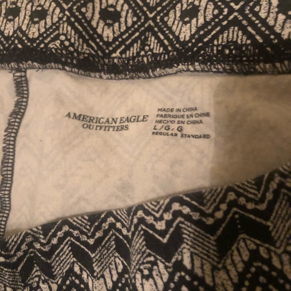 Graphic Leggings - Picture 2 of 3